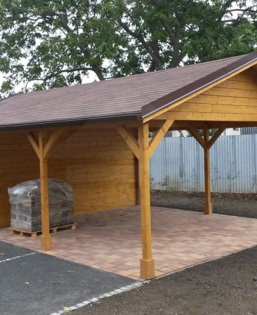 Carport in Hulín